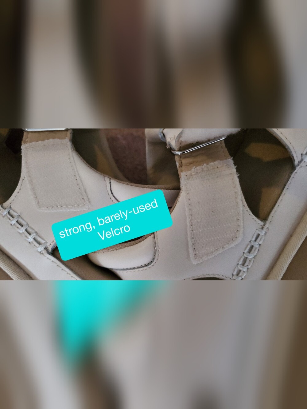 UGG LIKE NEW Sz. 9 Goldenstar Strap Platform Sandal - Picture 10 of 13